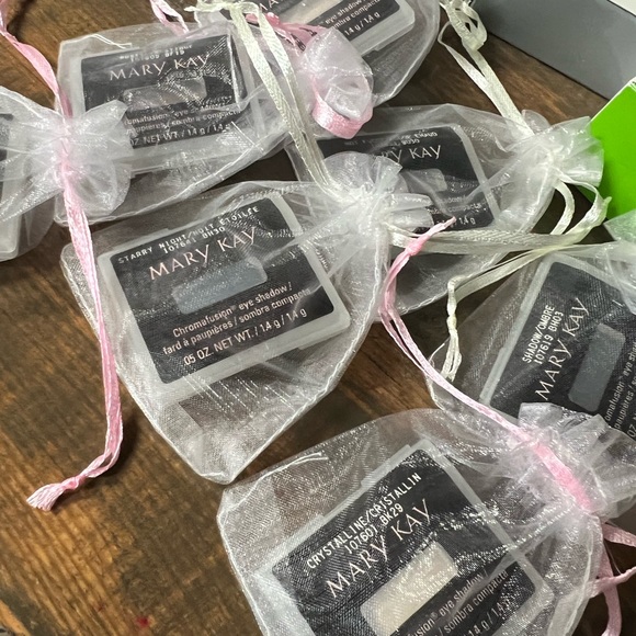 Marykay Chromafusion eyeshadows - Picture 3 of 4